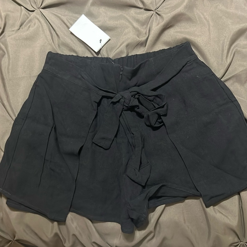 NWT Black linen shorts size small